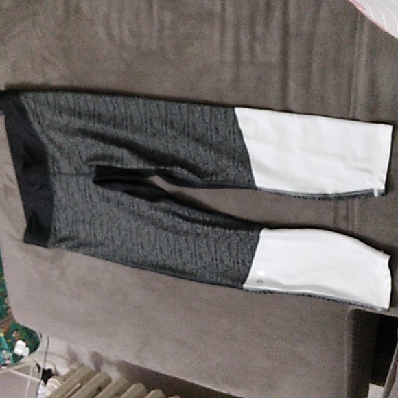 Nwt under Armour women UA compression size large legging - Picture 7 of 12